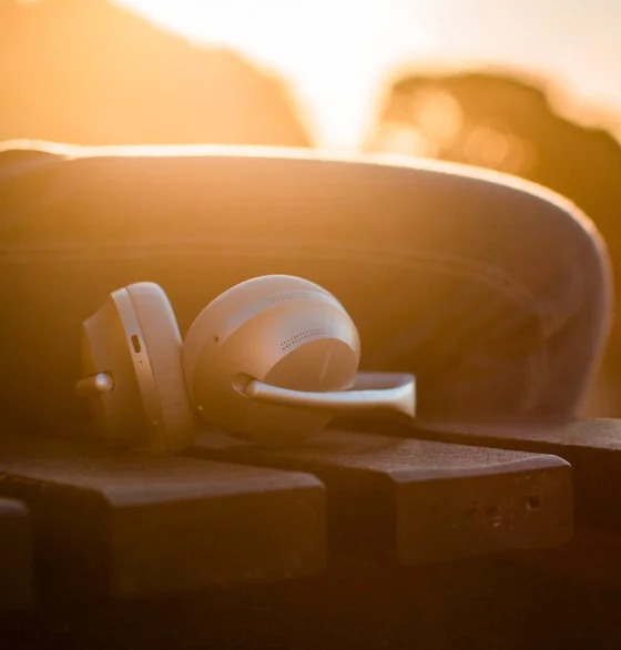 Headphones with noise cancellation