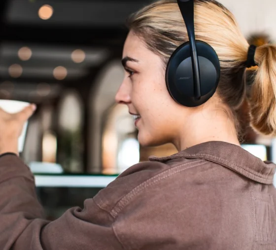 Headphones with noise cancellation